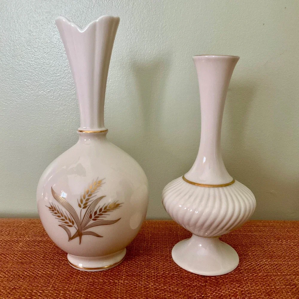Lenox Vintage Ivory Gold Porcelain Bud Vase Set Wheat Scalloped Ribbed USA 2pc‎